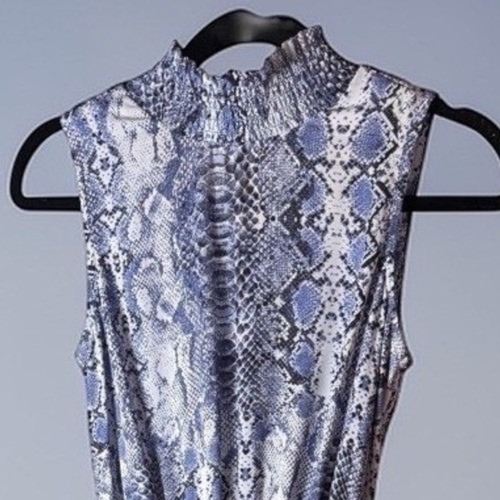 Nanette Nanette Lepore Blue Snakeskin High-Low Smocked Waist Midi Dress Size 2 - Picture 2 of 5